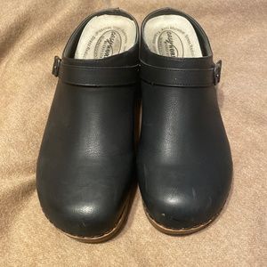 East Street comfort clogs